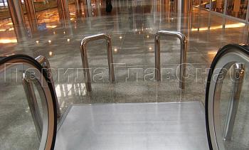 Защитный барьер эскалатора в Екатеринбурге. Готовые проекты ПерилаГлавСнаб