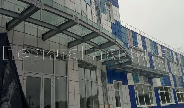 пос. Першино козырек на подконструкции в Екатеринбурге. Готовые проекты ПерилаГлавСнаб