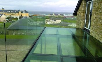 Стеклянные полы на балконе в Екатеринбурге. Готовые проекты ПерилаГлавСнаб