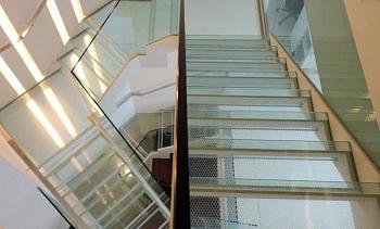 Стеклянные ступени и площадки для колодезной лестницы в Екатеринбурге. Готовые проекты ПерилаГлавСнаб