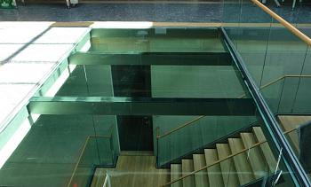 Стеклянный потолок в бизнес-центре в Екатеринбурге. Готовые проекты ПерилаГлавСнаб