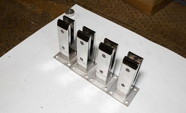 Стеклодержатель литой напольный, плоский 50х50х190 мм, для стекла 10-12 мм, полированный AISI 304, уценка k275-2-У 4