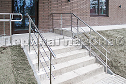 Ограждение входных групп в Екатеринбурге. Готовые проекты ПерилаГлавСнаб - фото 1