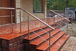 Ограждение входных групп в Екатеринбурге. Готовые проекты ПерилаГлавСнаб - фото 17