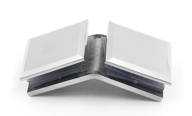 Коннектор для душевой кабины стекло-стекло 135° 45х45 мм латунь-хром t736 PC 4 Коннектор для душевой кабины стекло-стекло 135° 45х45 мм латунь-хром t736 PC 4